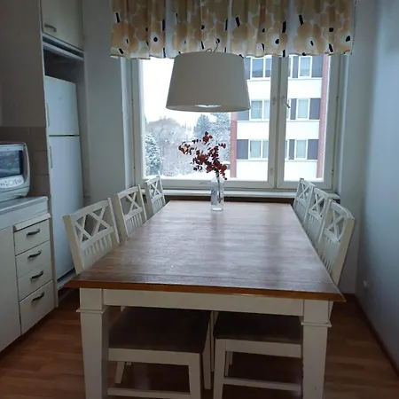 Apartment Hh Huoneistot Kaksio Parvekkeella *